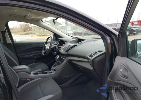 2014 Ford Escape S z USA, uszkodzony, nr VIN 1FMCU0F71EUC35329